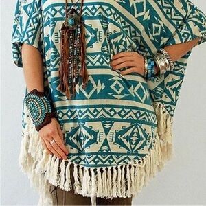 Tasha Polizzi Ahana Poncho
Fringe Western Kimono NWT L/XL
- One Size Fits All